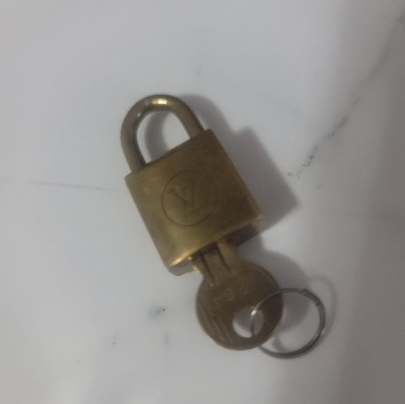100% Authentic Louis Vuitton Rare Gold lock and key Gold  #204 - Picture 3 of 3